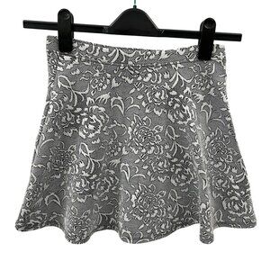FOREVER 21 BLACK WHITE FLORAL PRINT SKATER SKIRT ELASTIC WAIST - SMALL